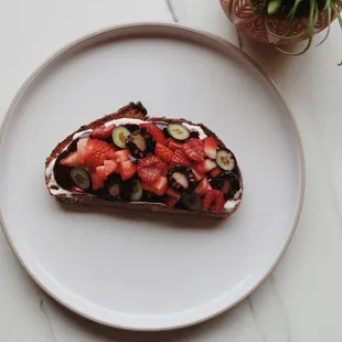 Cream cheese and berries toast