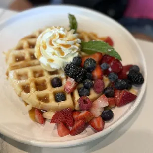 Carmelo and fruit waffle.