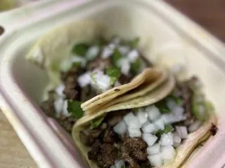 Hernández pupuseria tati.