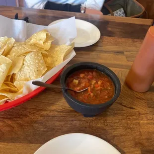 Free chips &amp; salsa