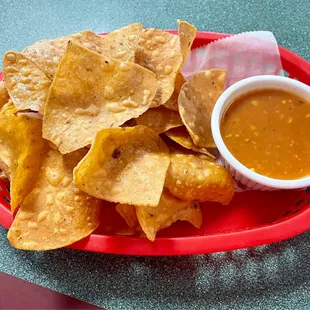Excellent complimentary chips and salsa