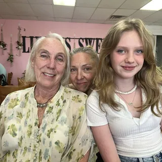 Ella B.