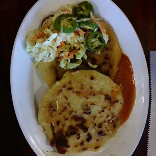 2 pupusa $6