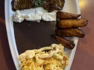 El Quetzal Restaurant