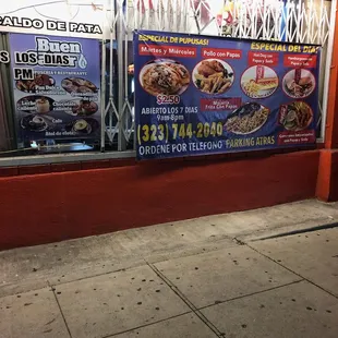 the outside of a restaurant