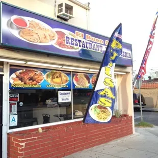 Front side of building cross street is San Antonio