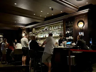 Sire Bar