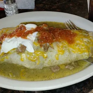 Excellent super deluxe chili Verde burrito Deluxe are about 1 foot long 4&quot; wide, Leftovers for breakfast