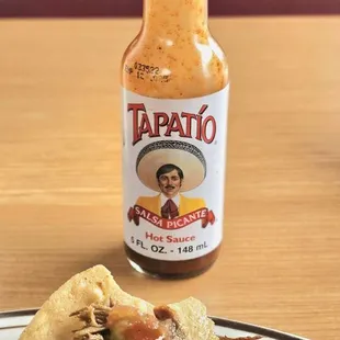 Salsa carnitas on chips