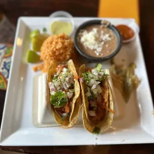 Spicy chicken taco platter