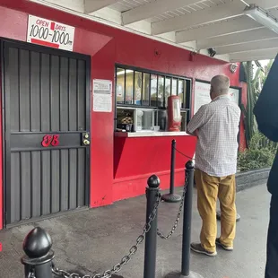 outside, ramen and noodles
