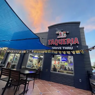 Exterior / Front Patio