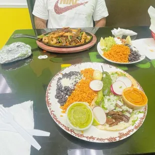 Mix tacos combo and fajita mix platter.