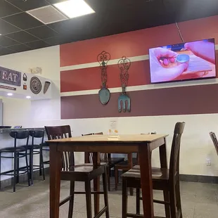 This decor is beautiful!