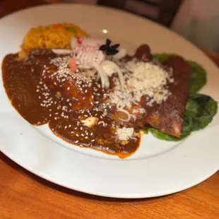 Molé enchiladas with chicken