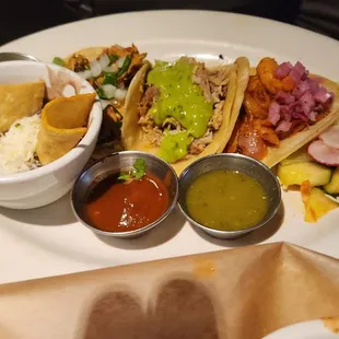 1 chicken, 1 steak,1 pork. Tacos!!! The best I've had in a very long time.