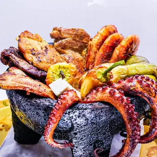 Molcajete Mar y Tierra