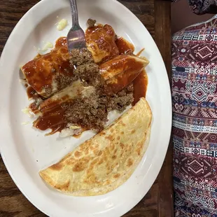 Quesadilla, tamale, enchilada