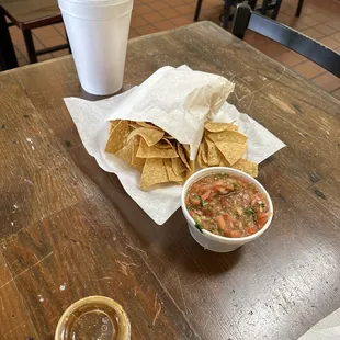 Chips and Salsa Agua De Melon