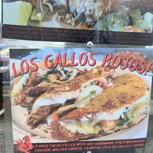 Los gallos rojos won my heart today ...