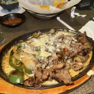 Steak Fajitas con Queso