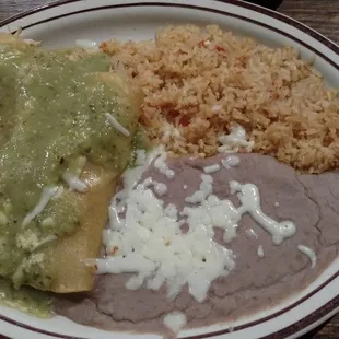 a plate of mexican food
