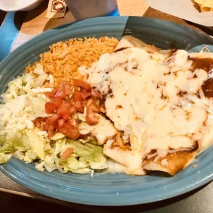 Chicken enchiladas con mole