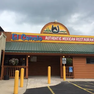 Restaurant is connected to motel