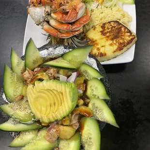 Molcajete de Aguachile en Salsa Negra y Pina de Mariscos