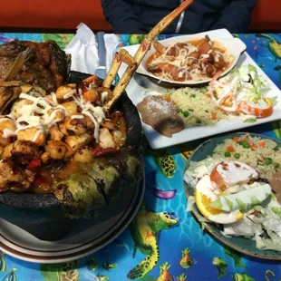 Camarones playa azul y molcajete de Mariscos.