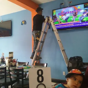 they had this guy installing something in the wall really loud and it scared our kids. not the most ideal thing to have dinner to