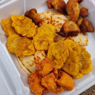 poultry, chicken wings, fried chicken wings, chicken wings and fried chicken, chicken, food, fried chicken, bbq wings, bbq chicken