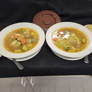 Albondiga ,caldo de res.