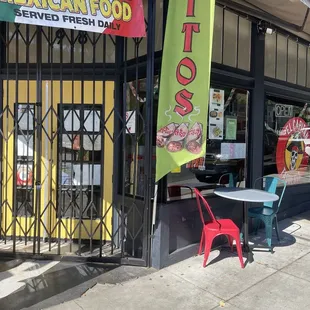 Closed at 12:15pm on a Saturday after they took my money and my food was supposed to be ready.