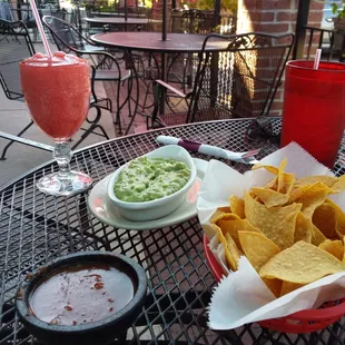 Beautiful evening to eat outside.