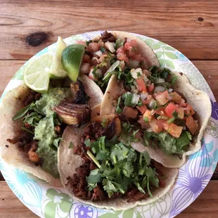 Tres al pastor y uno asada