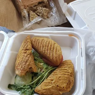 Its suppose to be pastelitos de carne And the bread is a so called cemita which by the way it had must to been seating there for months.