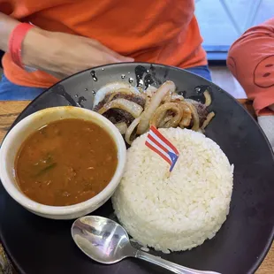 Bistec Encebollado- delicioso