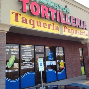 The front of El Carretón - Tortillera, Taqueria, Pupuseria.