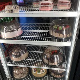 They have nice looking cakes