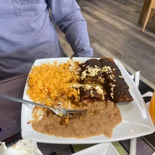 a plate of mexican food