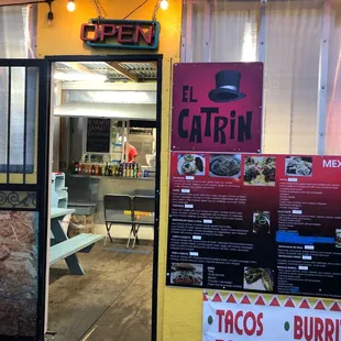 Entrance to El Catrin