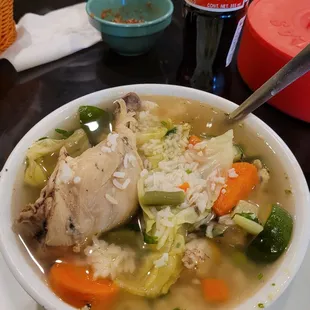 Riquísimo Caldo de Pollo.