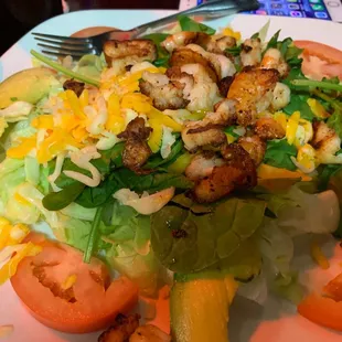 El Centinela Salad w/ shrimp