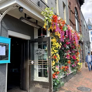 Outside entrance to restaurant - how cute is this?!?!