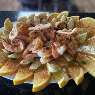 Botana fruit and shrimp
