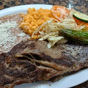 Plato de Carne Asada con 3 tortillas hechas a mano