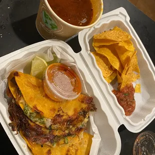 The tacos with consommé