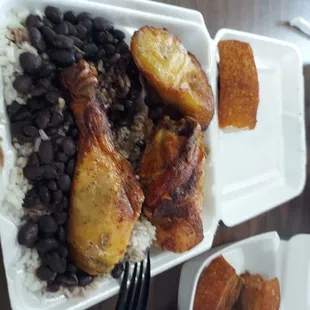 White rice, black beans and moist baked chicken