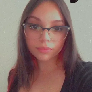 Mia N.